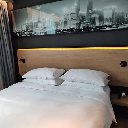 Park Inn By Radisson Shanghai Huanqiugang Экстерьер фото